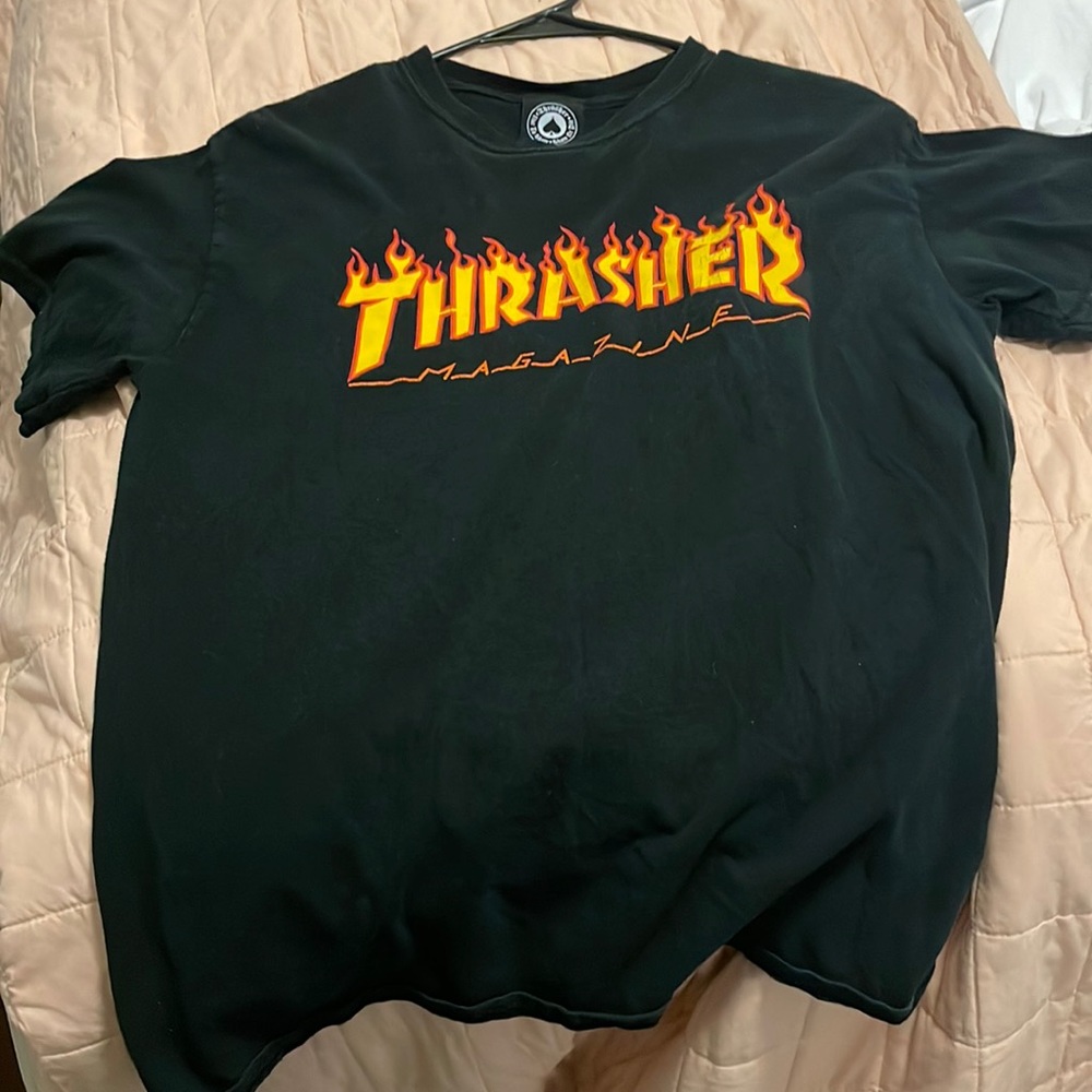 Black thrasher tee